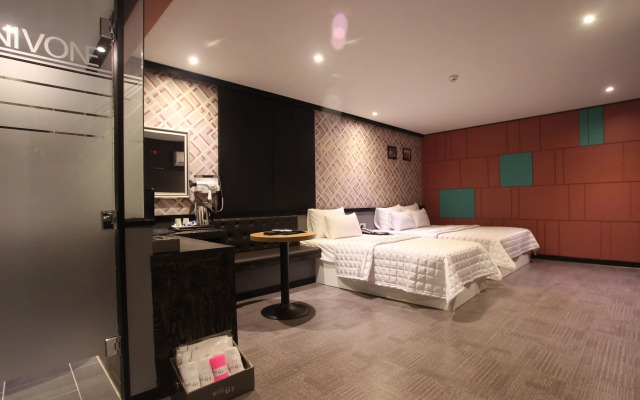 G7 Hotel