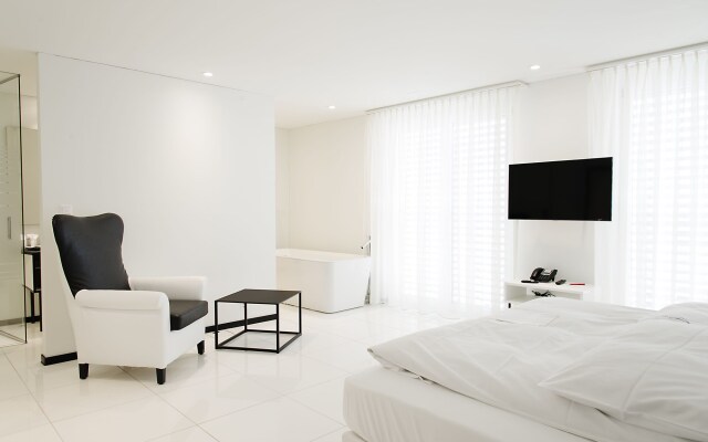 Longstay Residence Thessoni home - Self check in serviced apartments & Hotel