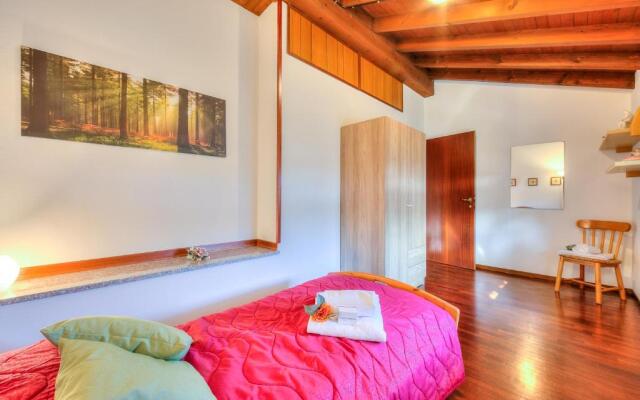 Cedar House Villa Few Minutes From Lake