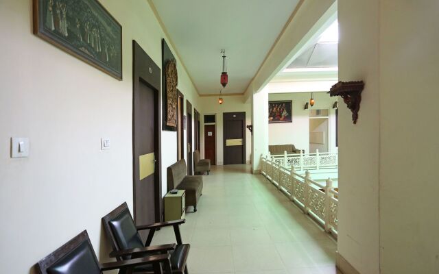 OYO 7880 Hotel Navrang