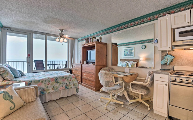 Oceanfront Daytona Beach Studio w/ Balcony