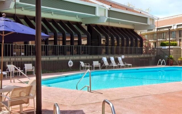 DoubleTree by Hilton Sacramento