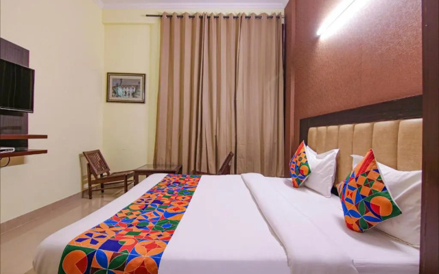 Fabhotel Town Pride