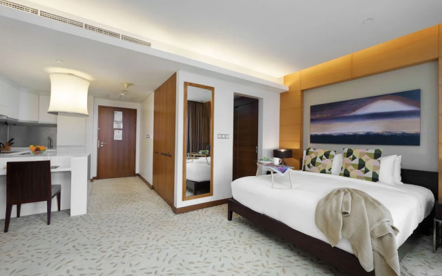 Maison Privee - Dazzling Studio w/ Direct Burj Khalifa Views