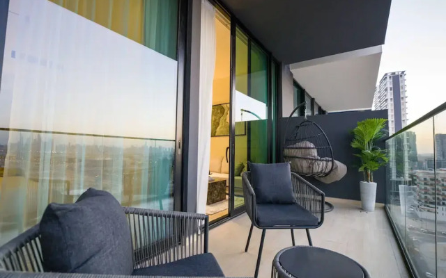 Easygo- Stylish 1bdr Binghatti Corner