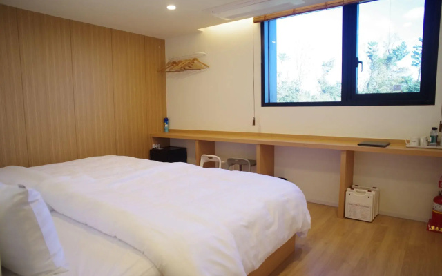 Aroomi Hotel