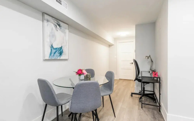 GLOBALSTAY Modern Basement In DT Toronto