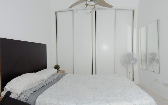 Estudio cercano a Plaza Castilla CBA6