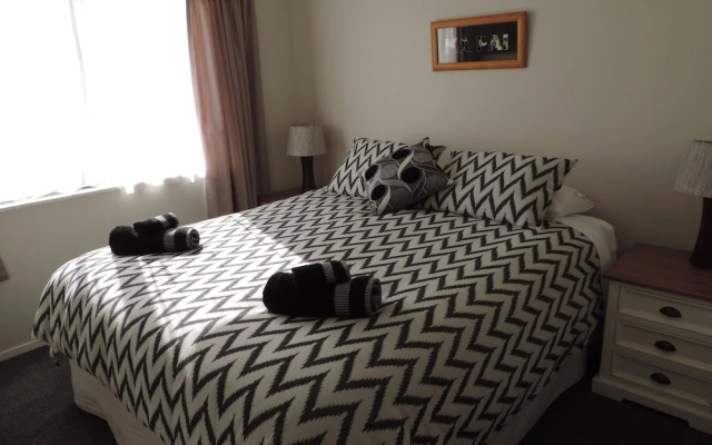 Heron's Nest – Guest Rooms – Whangamata