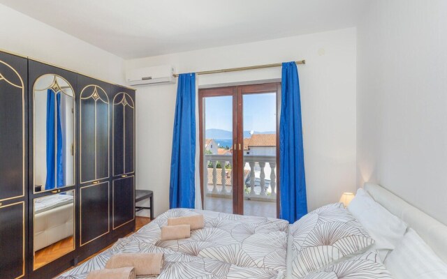 Stunning Apartment in Malinska With Wifi and 2 Bedrooms