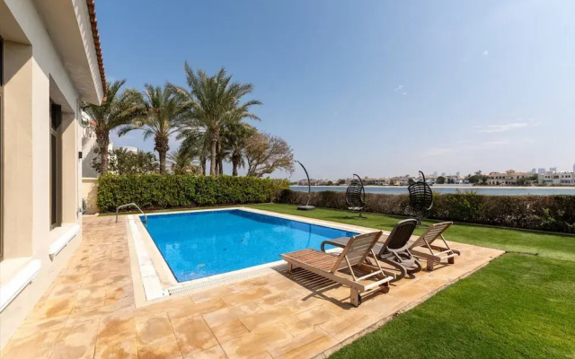 Beachfront 6BR Villa w Private Pool at the Palm