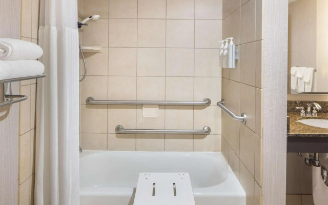 Hilton Garden Inn Bethesda Downtown