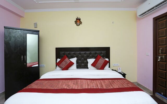 OYO 11504 N D Star Residency