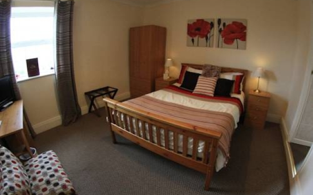 The Three Horseshoes