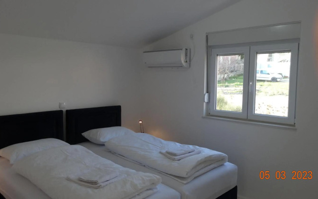 !NEW! Pool & Meerblick II