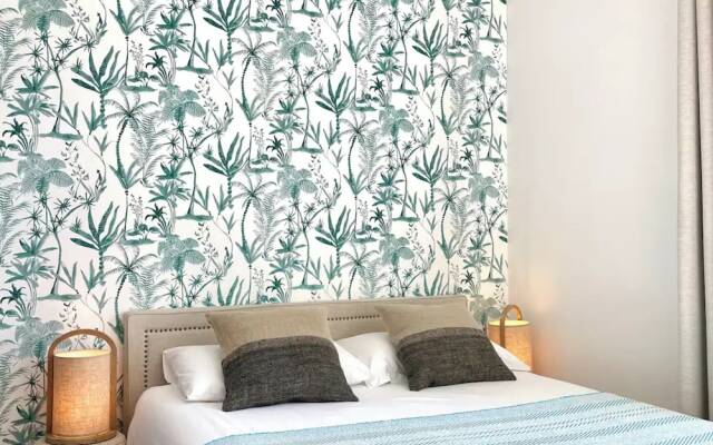 Central Hidden Gem, Rustic Modern 2 Bedroom Flat