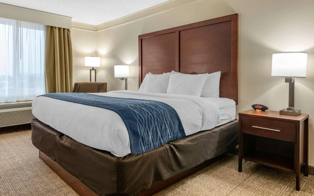Comfort Inn & Suites Heath - Newark South