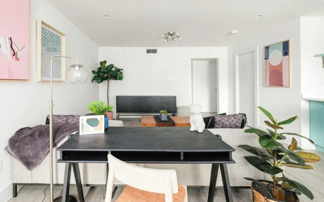Upstay - Chic Clarksville Condo Near Downtown Austin
