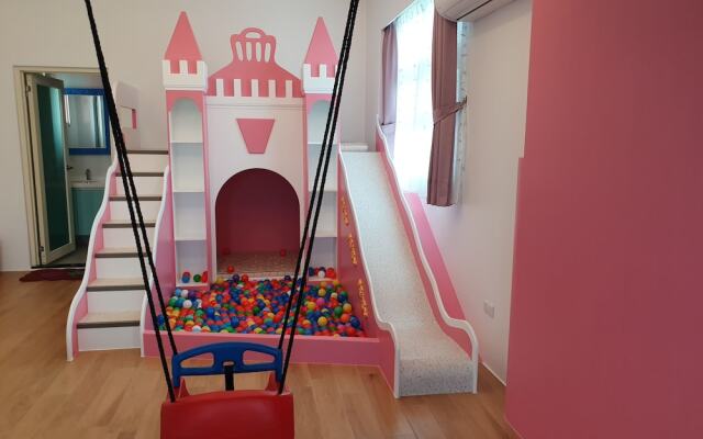 Honeysuckle Family Castle