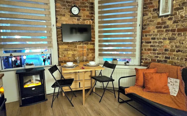 Charming Central London Studio With Sofabed