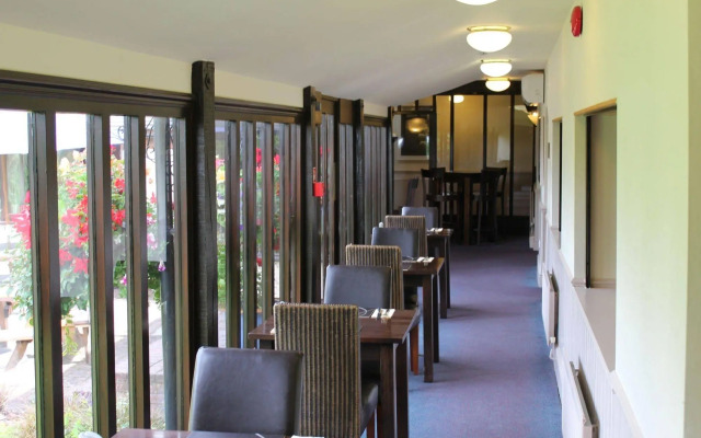 Oak Farm Hotel