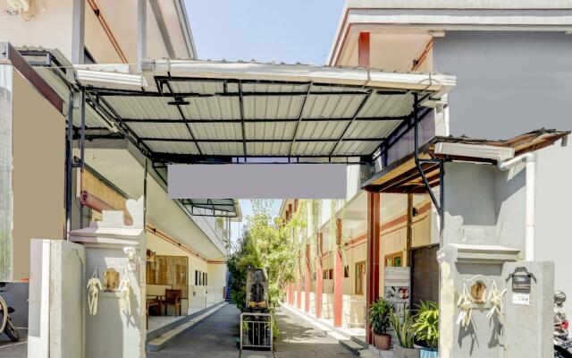 OYO 90376 Rabasta Kuta Residence