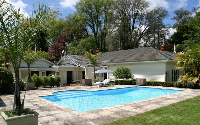 Oak Lane Lodge