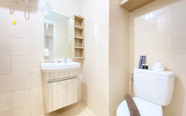 Cozy And Clean 1Br Apartment At Parahyangan Residence