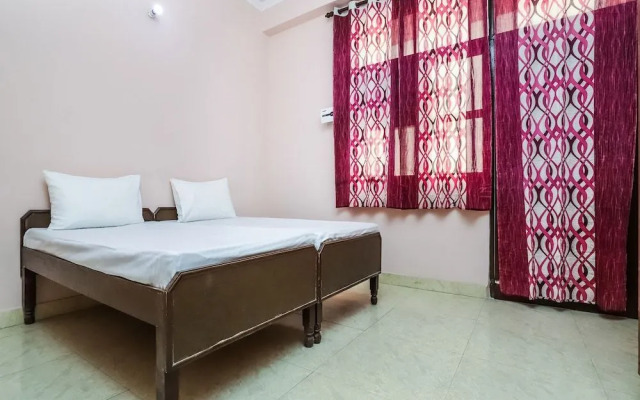 OYO LIFE NOD467 Sector 135