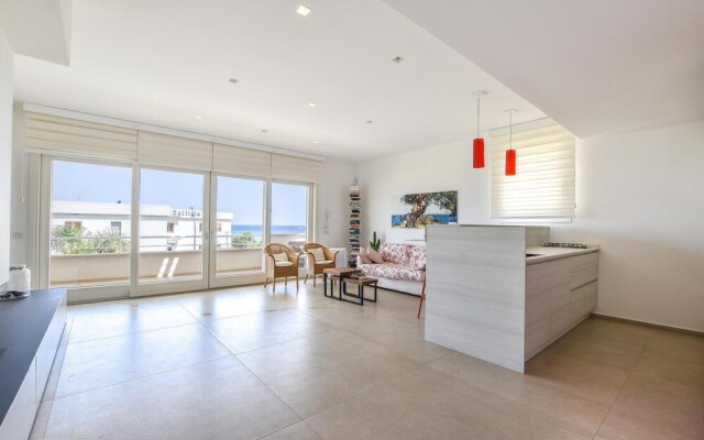 Beautiful Home in Alcamo With 4 Bedrooms, Jacuzzi and Wifi