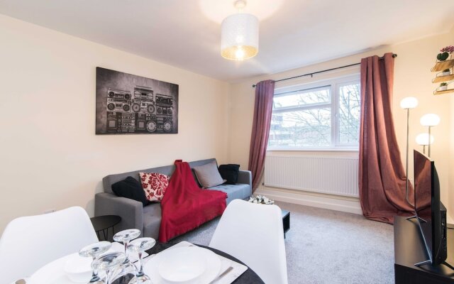 Coventry- Jenner Pet Friendly 2 Bedroom Apartment