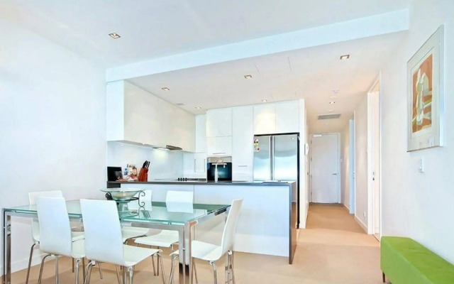 Breeze Beachfront Apartments