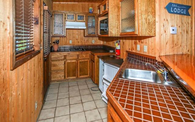 Summit Paradise 845 by RedAwning