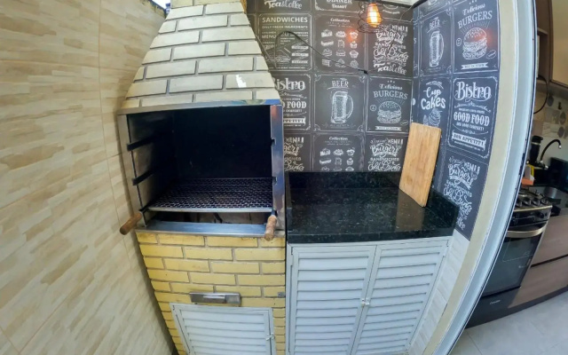 Apartamento Com Piscina E Churrasqueira