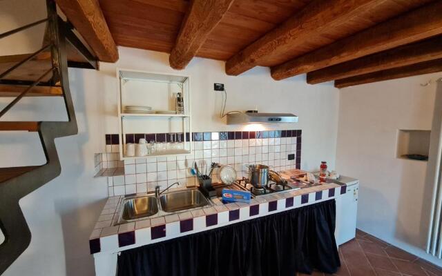 Agriturismo 6 appartamenti 25 posti letto