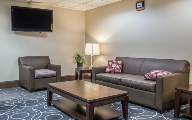 Studio 6 Suites Clarion, PA