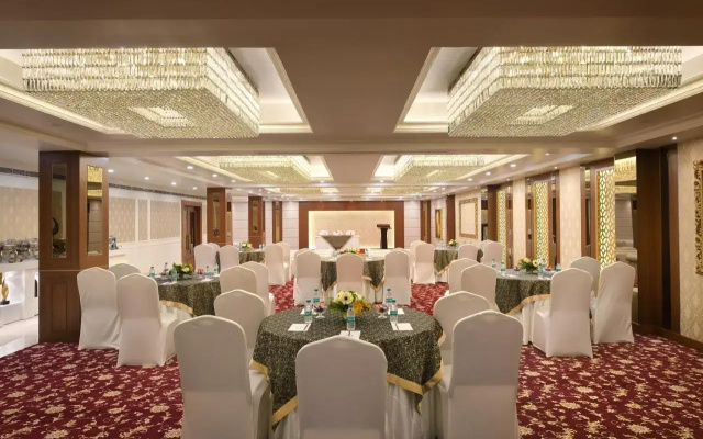 10 Park Street Hotel & Banquets