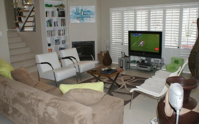 Moya Manzi Beach House