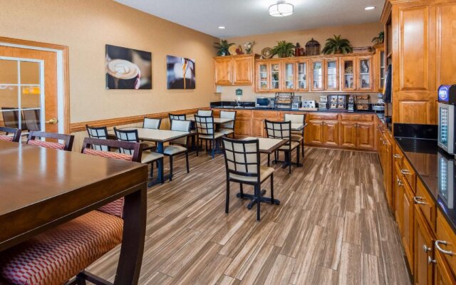 Best Western Plus Bradbury Inn & Suites