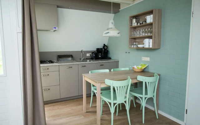 Forest-edge Family Bungalow