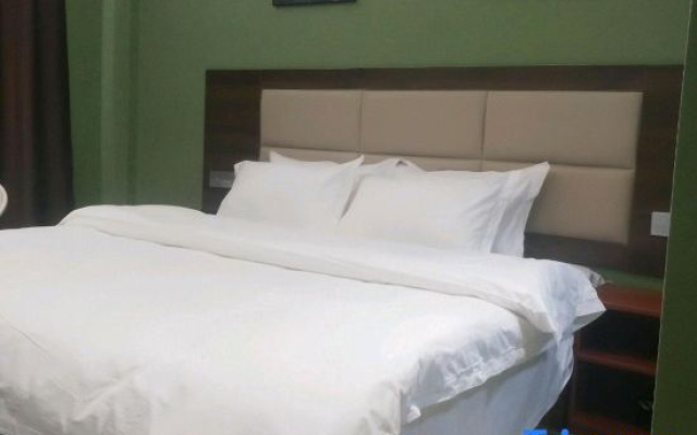 Yijia Collection Hotel (Tancheng Renmin Road)