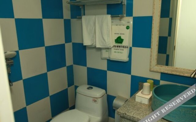 Yiyu Fengqing Theme Hotel