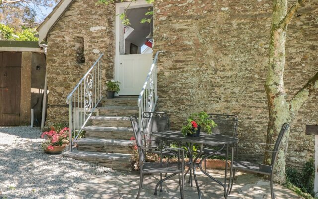 1 Easton Barn