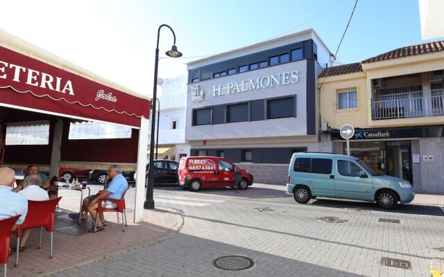 Hostal Palmones