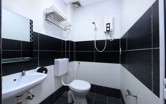 OYO 89702 Md Hotel Masai