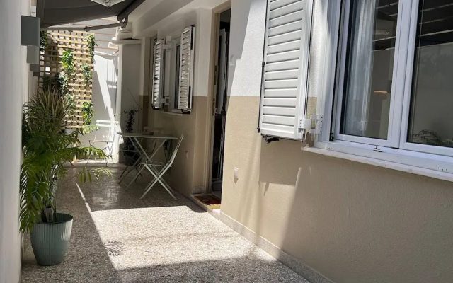 Diego s Cozy Athens Apartment Walk to Acropolis