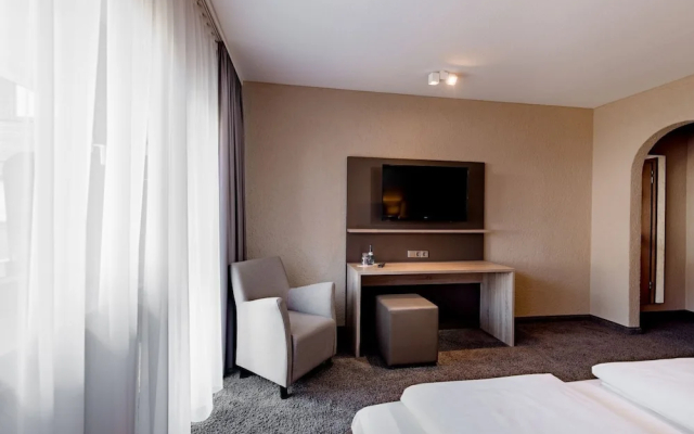 Hotel & Restaurant Becher