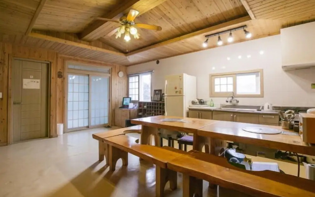 Jeju Ssariz Pension