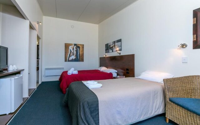 Riverlands Roadhouse Motel
