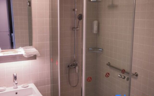 Jinjiang Inn Select Hotel (Yancheng Oufeng Flower Street Julonghu)